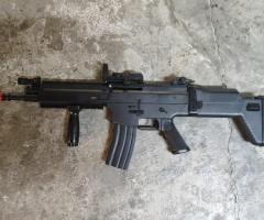 Réplica de airsoft tipo SCAR-L