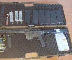 Pack Airsoft M4 Lone Star Border Patrol + 6 cargadores + batería + maletín